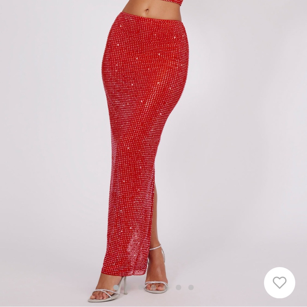 Embellished maxi mid rise skirt in red
